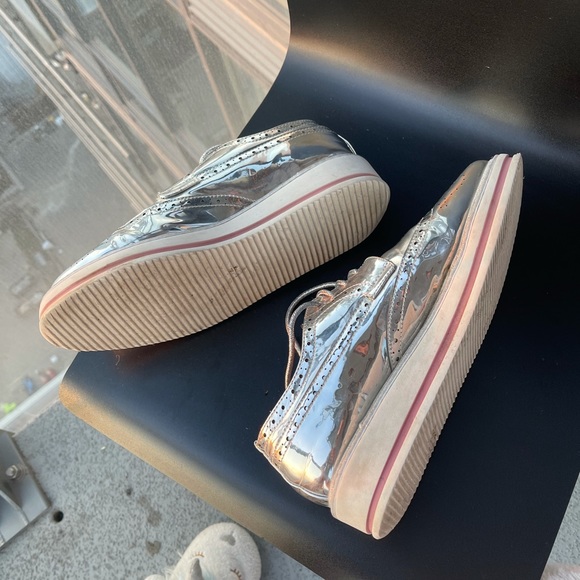 Silver Boots in Mint condition! - Picture 6 of 8